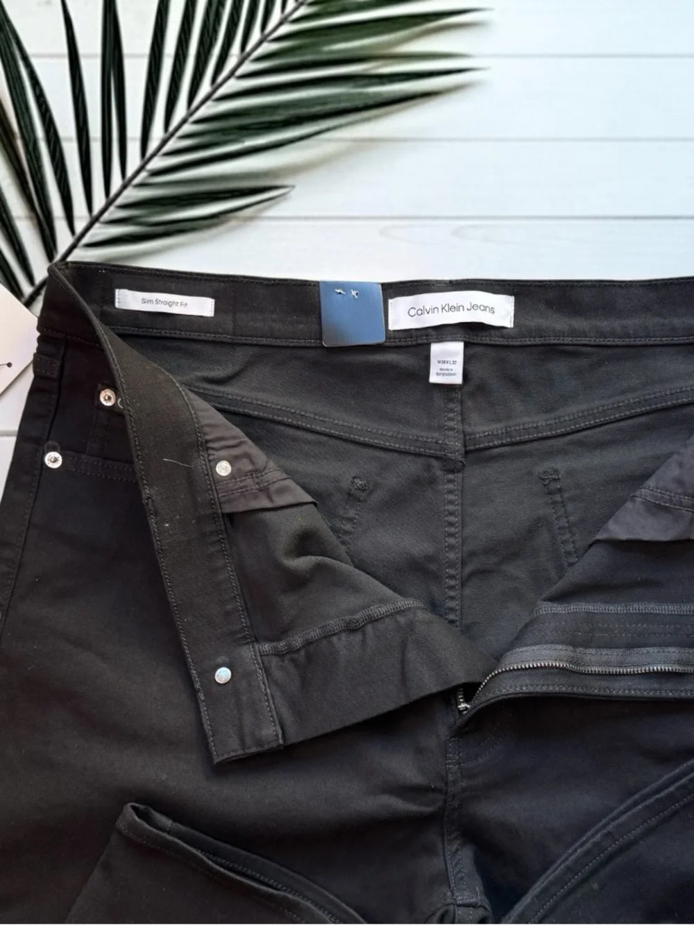 Calvin Klein Jeans Slim Straight Fit Black Jeans NWT Men’s 38x32